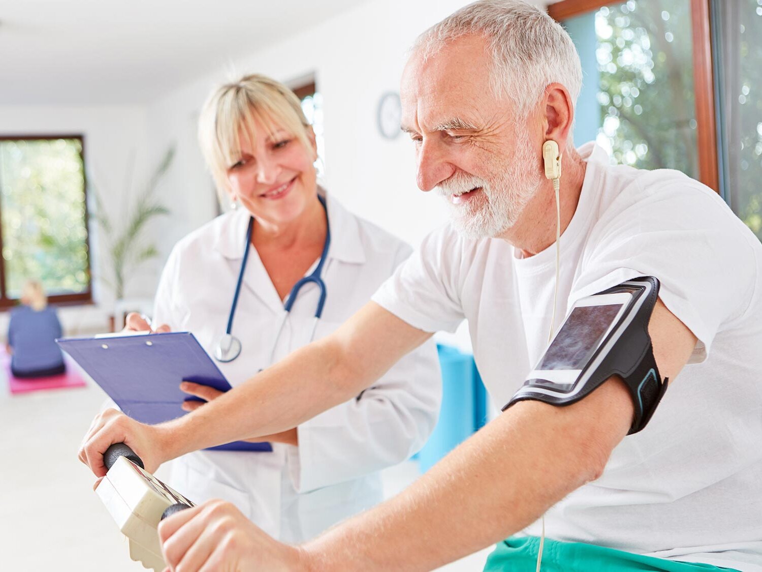 Long COVID: Verbesserungen nach Rehabilitation bleiben über Monate erhalten