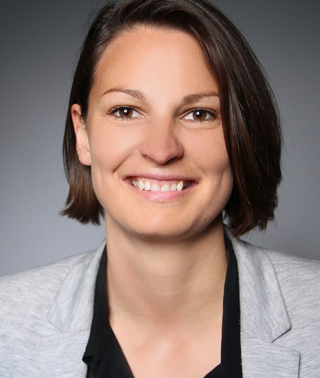 Dr. Julia Siewert