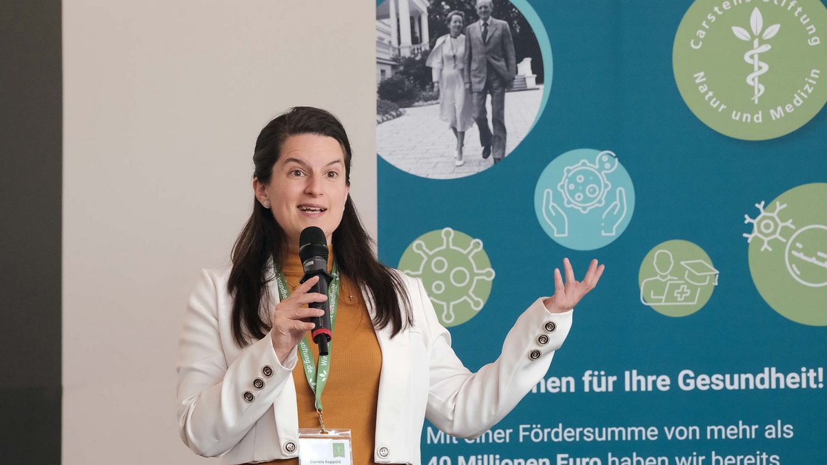 Dr. Daniela Koppold Dr. Daniela Koppold