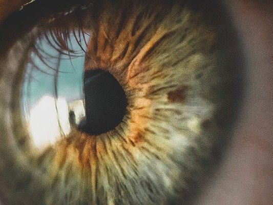 Carstens-Stiftung: Achtsamkeitsmeditation senkt den Druck auf Seele und Augen bei Glaukom Patienten