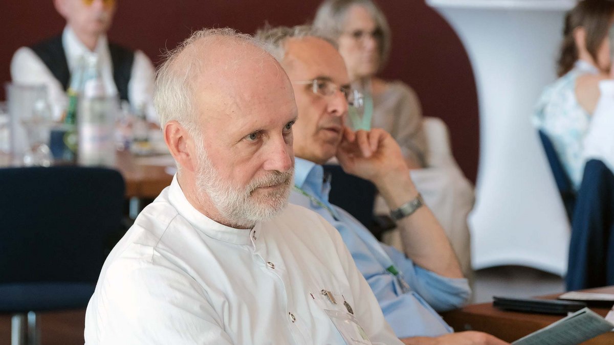 Dr. Thomas Rampp Dr. Thomas Rampp