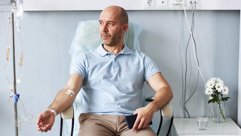 Hypertonie: Sind Rotwurzel-Salbei-Infusionen eine Option?