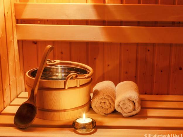 Carstens-Stiftung: Tägliches Schwitzen in der Sauna reduziert laut einer finnischen Studie das Demenzrisiko.