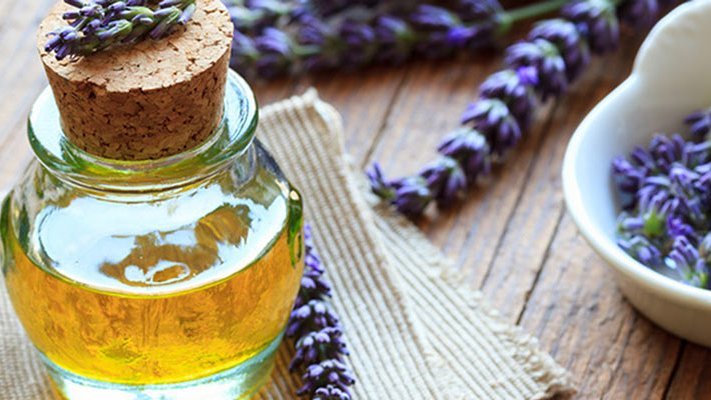 Carstens-Stiftung: Besserer Schlaf und weniger Angst vor der OP durch Aromaölmassage