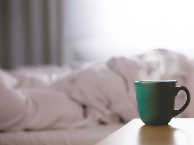 Carstens-Stiftung: Katechinreicher Extrakt aus grünem Tee kann eine vorbeugende Wirkung gegen Grippeinfektionen entfalten.