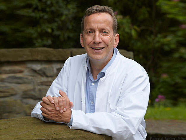 Prof. Jost Langhorst: Den Wert der Naturheilkunde vor Augen halten
