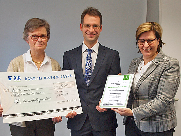 Carstens-Stiftung: KVC-Wissenschaftspreis für MS-Forschung verliehen