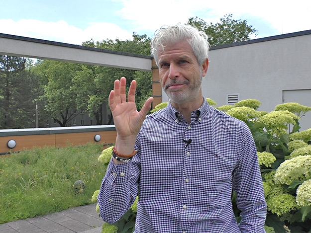 Carstens-Stiftung: Forschungsplattform Multiple Sklerose – Interview mit Prof. Dr. Tobias Esch