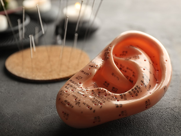 Angst vor einer OP: Hilft Ohr-Stimulation?